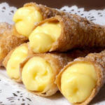 canas-fritas-rellenas-de-crema-una-de-nuestras-especialidades-1920