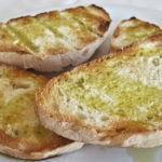 pan-con-aceite-de-oliva-una-de-las-mejores-opciones-para-el-desayuno-1920